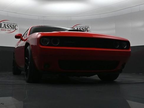 Used 2015 Dodge Challenger R/T image 26