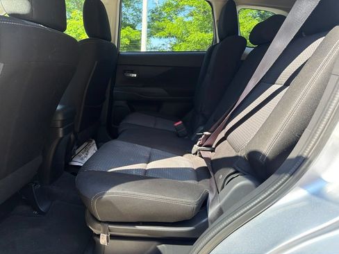 Used 2017 Mitsubishi Outlander ES AWD/4WD image 22