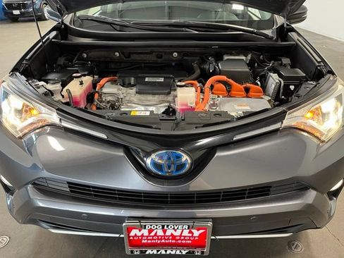 Used 2018 Toyota RAV4 XLE w/ Convenience Package AWD/4WD image 9