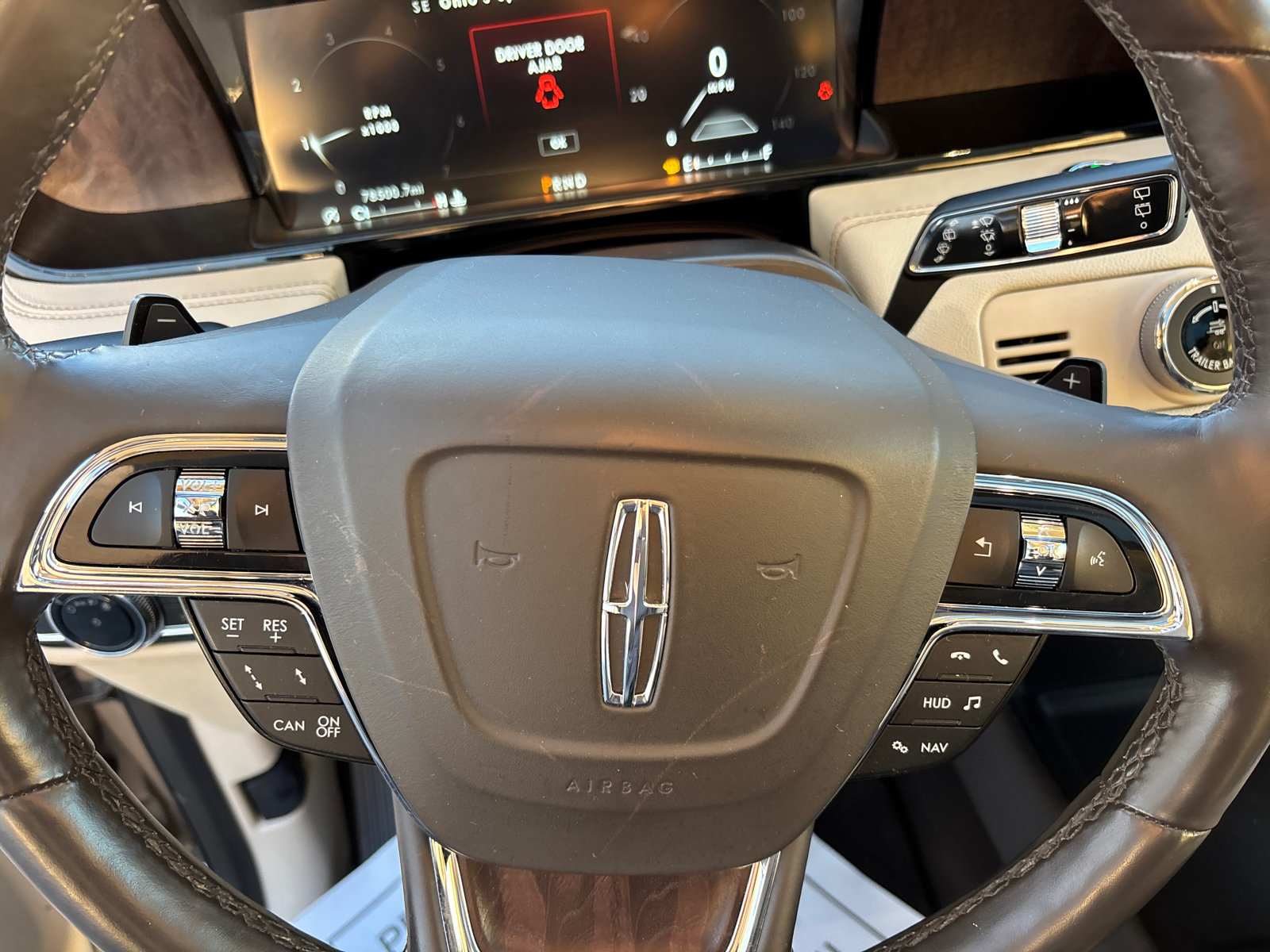 Certified 2020 Lincoln Navigator Reserve w/ Luxury Package AWD/4WD image 16