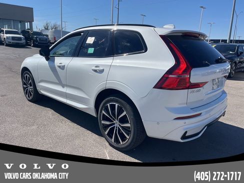 Used 2025 Volvo XC60 B5 Plus image 7
