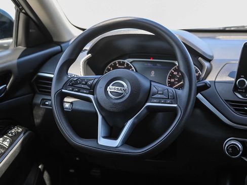 Used 2021 Nissan Altima 2.5 SV FWD image 15