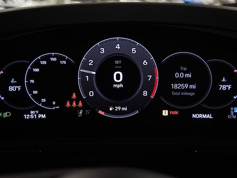 Certified 2025 Porsche Cayenne image 14