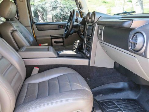 Used 2004 HUMMER H2 w/ Chrome Appearance Package image 24