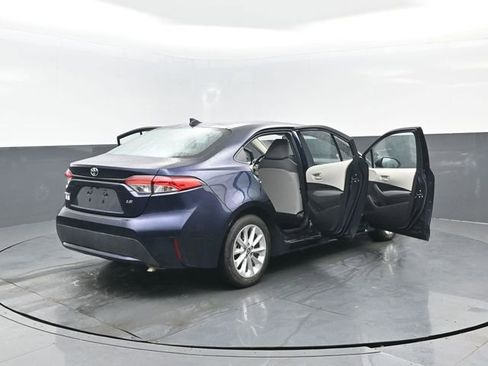 Used 2022 Toyota Corolla LE image 21
