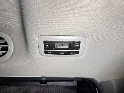 Used 2018 Toyota Sienna XLE w/ XLE Navigation Package image 31