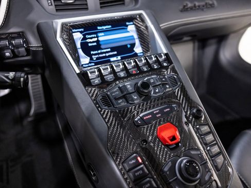 Used 2019 Lamborghini Aventador S image 56