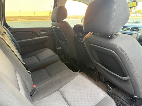 Used 2010 Chevrolet Avalanche LS AWD/4WD image 12