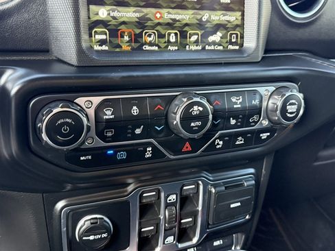 Used 2023 Jeep Wrangler Unlimited Rubicon 4xe w/ Steel Bumper Group image 41