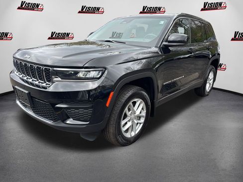 Used 2025 Jeep Grand Cherokee Laredo X w/ Luxury Tech Group I AWD/4WD image 1