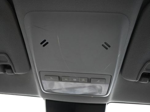 Used 2020 Chevrolet Trax LT w/ LT Convenience Package image 23