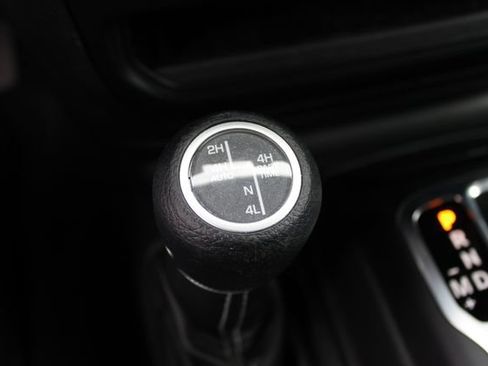 Used 2022 Jeep Wrangler Unlimited Sahara AWD/4WD image 24