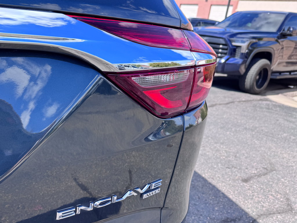 Used 2018 Buick Enclave Premium AWD/4WD image 10