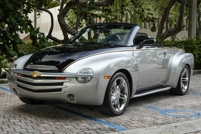 Used 2006 Chevrolet SSR w/ Preferred Equipment Group RWD image 13