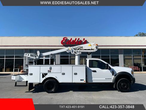 Used 2019 Ford F550 2WD Regular Cab Super Duty image 1