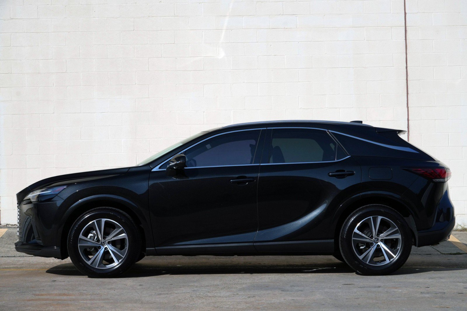 Used 2024 Lexus RX 350 Premium w/ Cold Area Package FWD image 9