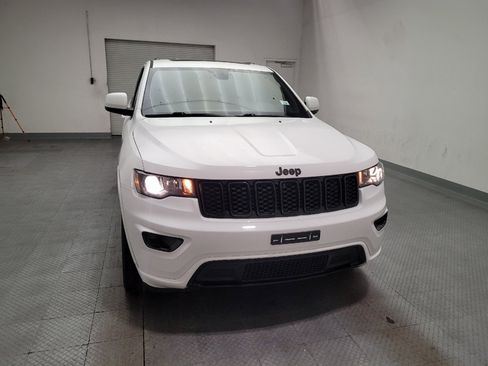 Used 2019 Jeep Grand Cherokee Altitude RWD image 14