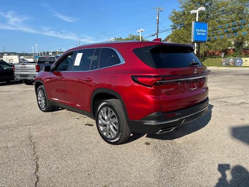 Used 2025 Buick Enclave Preferred AWD/4WD image 3
