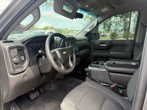 Used 2020 Chevrolet Silverado 1500 Custom w/ Custom Value Package RWD image 12