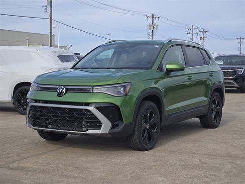 New 2026 Volkswagen Taos SEL image 2