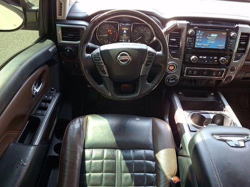 Used 2018 Nissan Titan Platinum Reserve AWD/4WD image 17