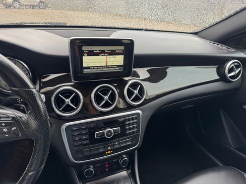 Used 2014 Mercedes-Benz CLA 250 image 15