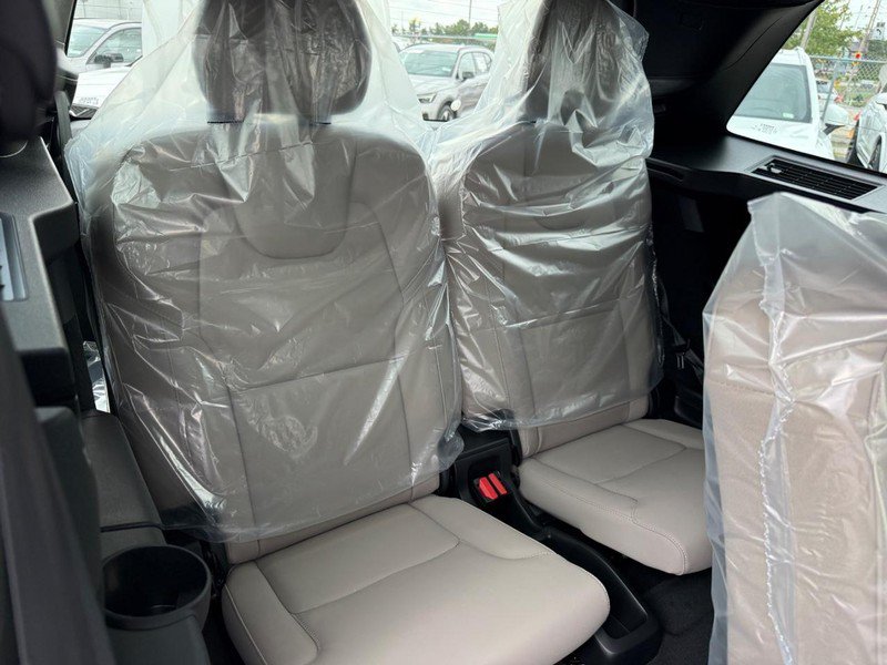 New 2027 Volvo XC90 B5 Core AWD/4WD image 5