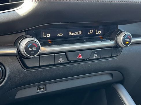 Used 2021 MAZDA MAZDA3 s image 25