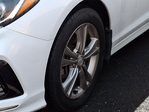 Used 2019 Hyundai Sonata SEL w/ Tech Package 02 FWD image 10