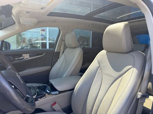 Used 2022 Lincoln Nautilus Reserve AWD/4WD image 7