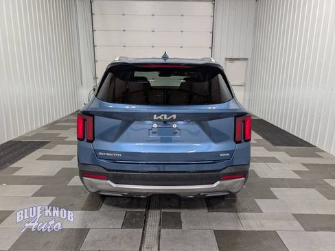 Used 2025 Kia Sorento EX AWD/4WD image 3