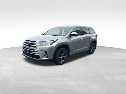 Used 2017 Toyota Highlander LE