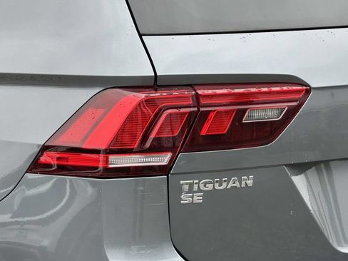 Used 2020 Volkswagen Tiguan SE AWD/4WD image 9