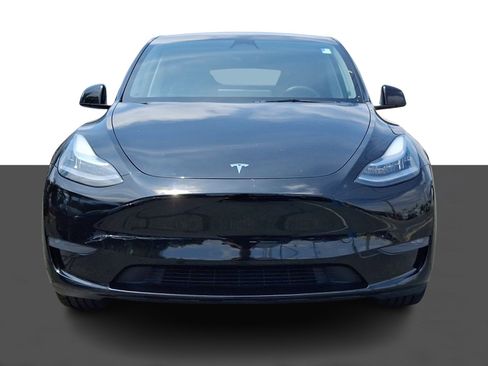Used 2023 Tesla Model Y Long Range AWD/4WD image 2
