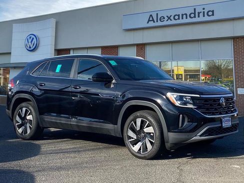 Certified 2025 Volkswagen Atlas Cross Sport SE w/ Panoramic Sunroof Package image 1