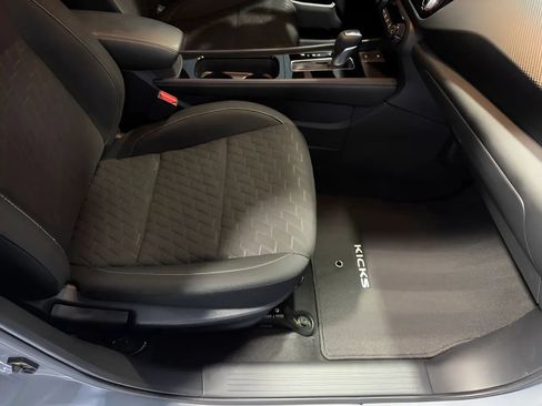 Used 2022 Nissan Kicks SV w/ Interior Electronics Package FWD image 26