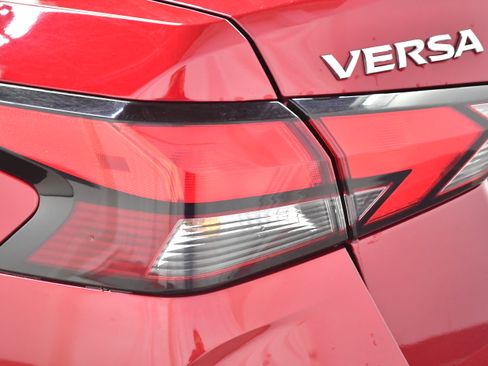 Used 2025 Nissan Versa SV FWD image 29