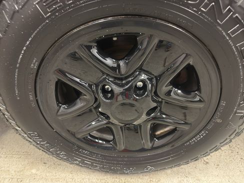 Used 2010 Toyota Tundra 4x4 Double Cab image 31