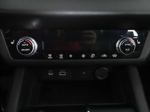 Used 2024 Mitsubishi Outlander SE image 47