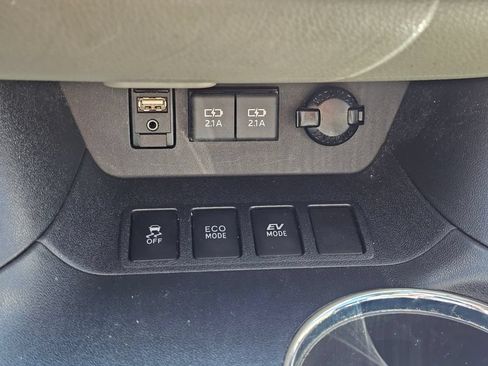 Used 2019 Toyota Highlander Limited Platinum AWD/4WD image 17