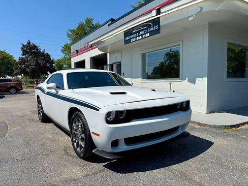 Used 2017 Dodge Challenger GT w/ Driver Convenience Group image 8