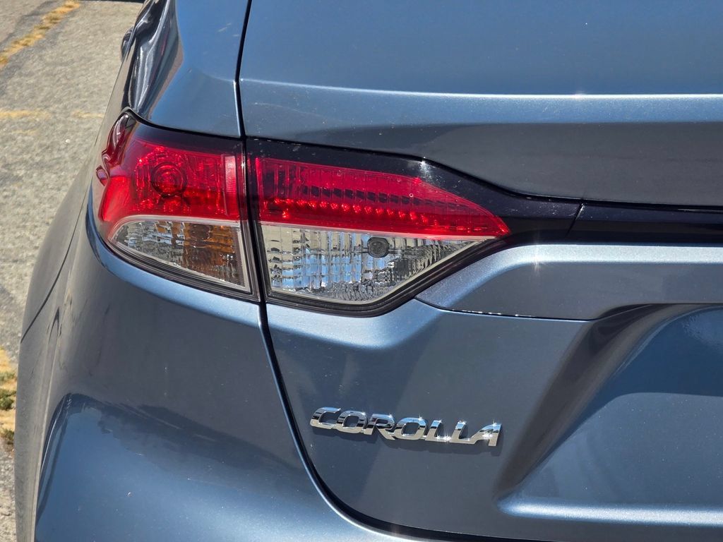 Used 2021 Toyota Corolla LE FWD image 8