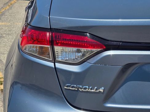 Used 2021 Toyota Corolla LE FWD image 8