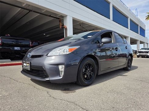 Used 2015 Toyota Prius Four image 2