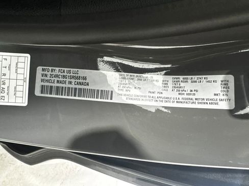 Used 2025 Chrysler Pacifica Select FWD image 41