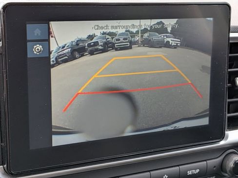 Used 2025 Hyundai Venue SEL FWD image 17