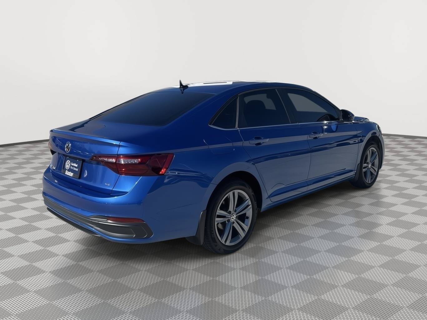 Used 2024 Volkswagen Jetta SE w/ Panoramic Sunroof Package FWD image 21