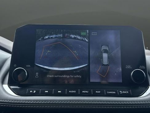 Used 2022 Nissan Rogue SL w/ SL Premium Package image 11