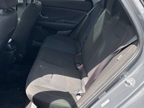 Used 2025 Hyundai Elantra SE FWD image 8