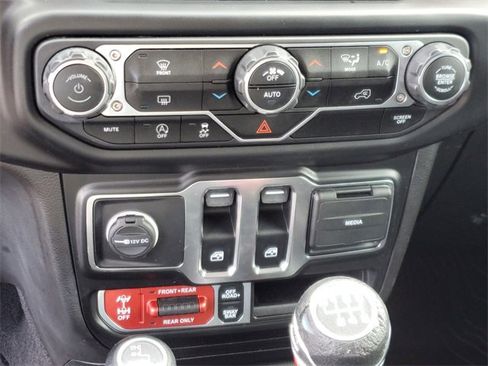 Used 2021 Jeep Wrangler Rubicon image 24
